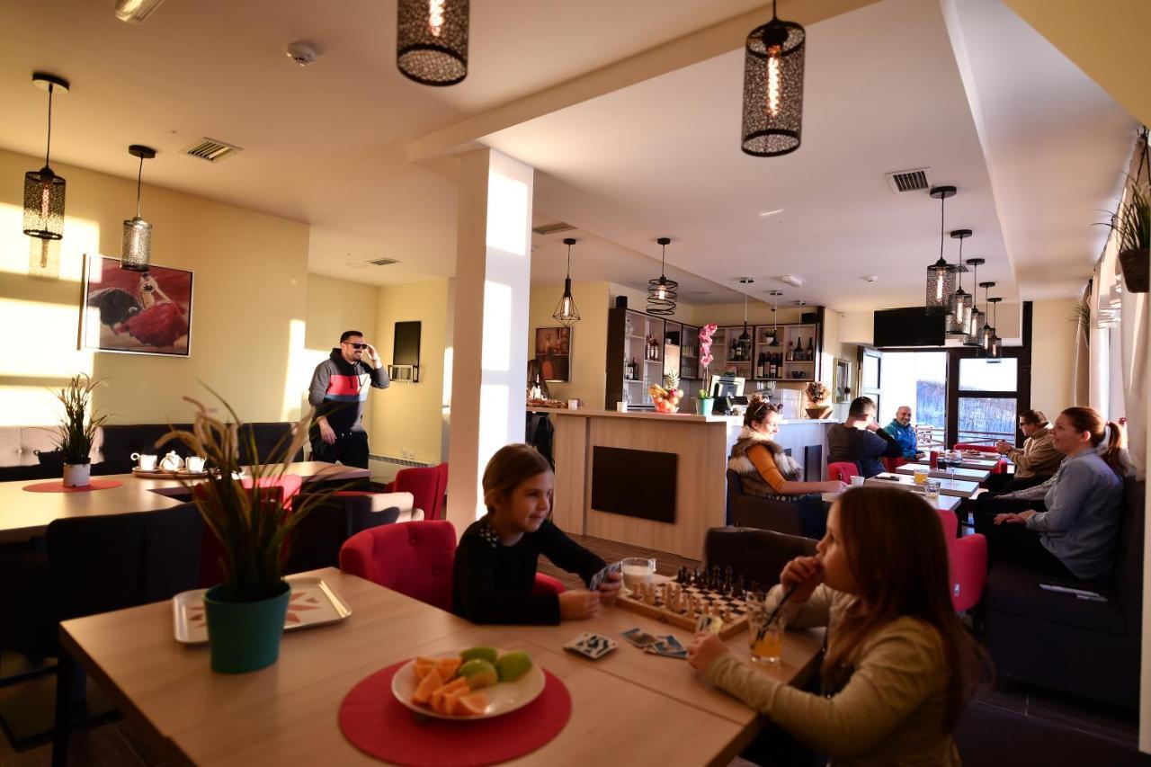 קופאוניק Apartman D52 Dvori מראה חיצוני תמונה